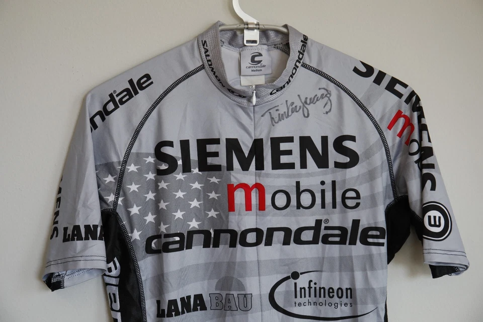 Camiseta Cannondale Siemens Team Tinker Juarez assinada M ciclismo médio - Imagem 1 de 4