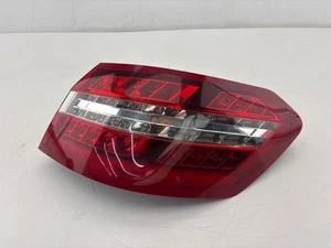 2010-2013 Mercedes W212 E350 Right Quarter Panel Tail Light Lamp OEM - Picture 1 of 10