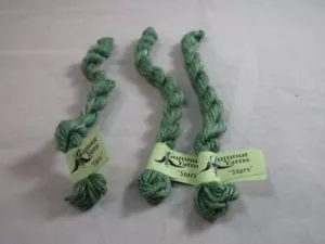 Lotto di 3 matassine gommata "stelle" verde 100% seta 8m iarde ea. G145 - Foto 1 di 2