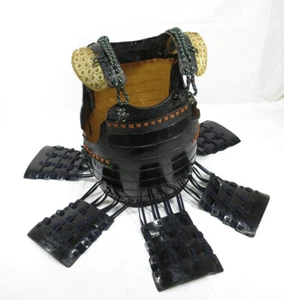 A1565: Real old iron Japanese DO body guard of SAMURAI armor YOROI in Edo era. 1 - Picture 1 of 10