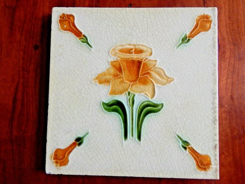 ANTIQUE ART TILE WITH DAFFODILLS, YELLOW AND GREEN, 6" X 6" Cover