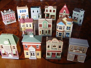 13 HALLMARK KEEPSAKE CITY BUILDINGS XMAS ORNAMENTS TOO MANY DETAILS IN FURNITURE - Picture 1 of 12
