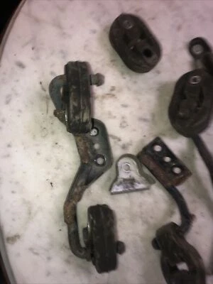 Suspensión de escape Mitsubishi Eclipse 2000-2005 3,0 L V6 soportes goma d32 Foto 1 de 4