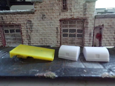 Hiway Hauler flat bed with airport container load - Image 1 of 2