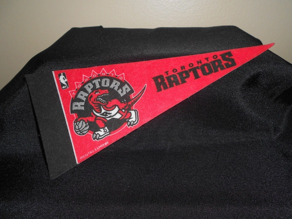 TORONTO RAPTORS NBA MINI PENNANT  9X4 FELT - Image 1 of 1