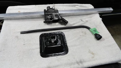 Mercury Comet 1964 1965 Ford Falcon parachoques gato piezas 64 65 Comet Falcon Foto 1 de 4