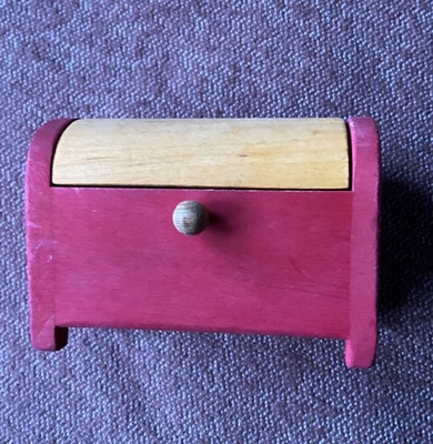 Grimms juguetes de madera casa de muñecas cofre del tesoro excelente estado vintage  Foto 1 de 4