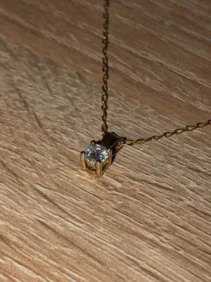 Vintage 9ct Yellow Gold Curb Chain with 0.25ct Solitaire Natural Diamond - Image 1 of 4