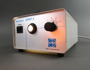 Intralux 4000-1 Illuminatore per Microscopio, 121 V, 50/60 Hz, 120 W - Foto 1 di 3