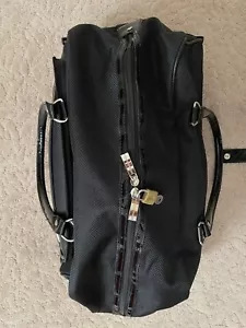 WORLD BOUND luxuriöse Reisetasche auf Rollen schwarz Haifischhaut glänzender Besatz 20Lx11Bx12H - Bild 1 von 12