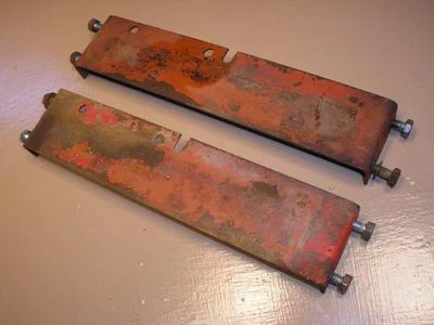 Wheel Horse Tractor Mower D-200 Battery Support Brackets - Изображение 1 из 2