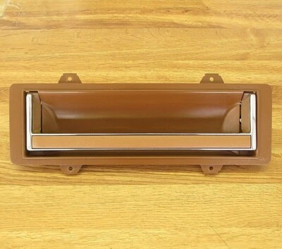 DOOR PULL HANDLE 1991-92-93 CADILLAC DEVILLE TOURING SEDAN CORRECT FOR RH OR LH - Image 1 of 4