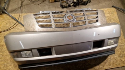 Parachoques delantero con parrilla Cadillac Escalade 2007-2014 Foto 1 de 4
