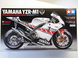 Tamiya 1:12 Scale Yamaha YZR-M1 '05 Model Kit #14105 50th Anniv Valencia Edwards - Foto 1 di 11