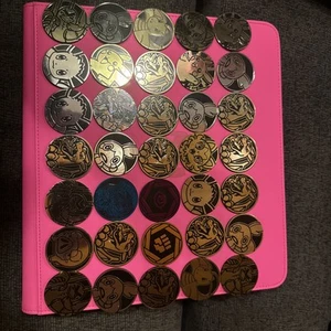 Lote de 40 Monedas Pokémon Oficiales - De Check lame Blisters Etbs Paquete de 3 Blisters - Imagen 1 de 7