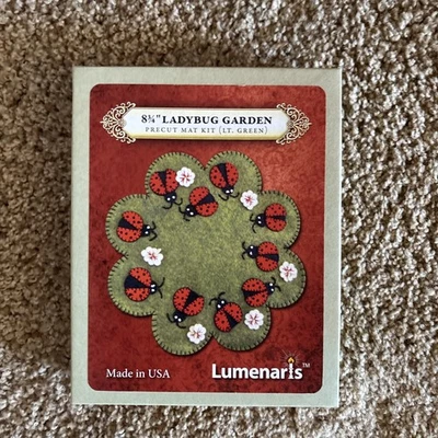 Kit alfombrilla precortada jardín Lumenaris Ladybug Foto 1 de 2