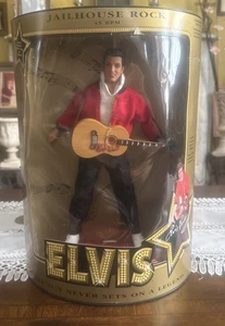Bambola Elvis Presley Jailhouse Rock NUOVA IN CONFEZIONE 1993 HASBRO - Foto 1 di 6
