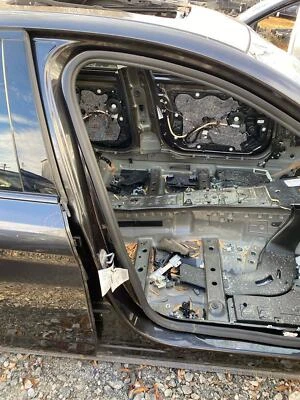 2018-2023 BMW M550 XI OEM RIGHT CENTER PILLAR *STRUCTURE CUT* - Image 1 of 4