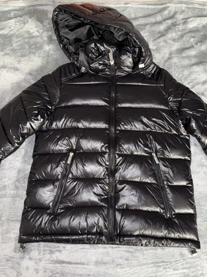 Chaqueta acolchada con capucha Guess para mujer negra brillante talla pequeña nueva con etiquetas Foto 1 de 4