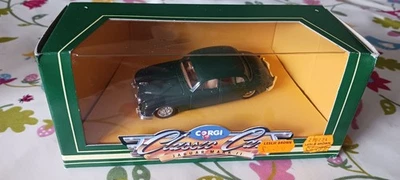 Corgi D700 Jaguar Mk2  3.4 in green in crisp box - Image 1 of 3