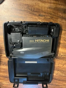 Hitachi 1900A Camcorder Black  Fully Automatic Artificial Intelligence With Case - Picture 1 of 6