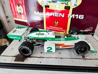 Carousel 1 McLaren M16 1975 Indy 500 #2 Rutherford Gatorade масштаб 1:18 - Изображение 1 из 4