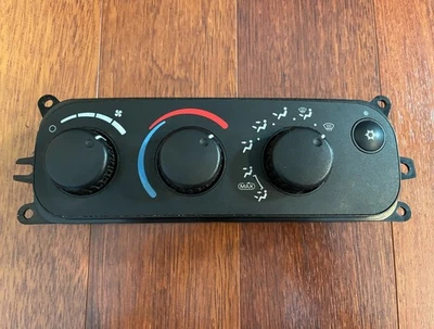Dodge 02-05 Ram, 01-04 Dakota OEM control de clima control de temperatura de calor/ac Foto 1 de 4
