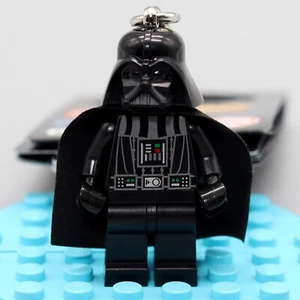 LEGO Star Wars Darth Vader Keychain - 850996 - Picture 1 of 2