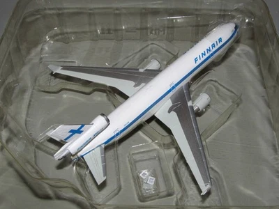 Dragon 1/400 McDonnell Douglas MD-11 Finnair 959182 - Image 1 of 4