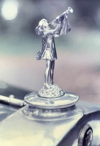 Diapositiva 35mm 1920’s 1930’s Cadillac Herald Art Deco Capucha Ornamento Trompeta Toot 2do - Imagen 1 de 3