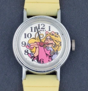 Vintage 1982 wind-up Timex Miss Piggy Muppets Character Watch - Picture 1 of 3