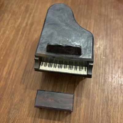 МИНИАТЮРНЫЙ КУКОЛЬНЫЙ ДОМИК ИДЕАЛЬНЫЙ РОЯЛЬ СО СКАМЕЙКОЙ Отсутствующие Музыкальные Листы - Изображение 1 из 4