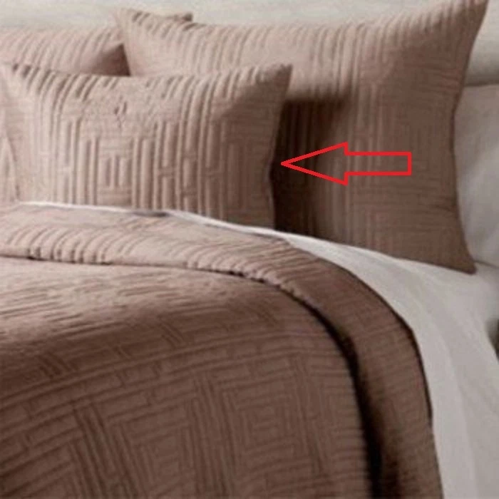 Almohada decorativa Barbara Barry Gateway Mulberry 18" nueva - precio de venta sugerido por el fabricante 125,00 USD Foto 1 de 4