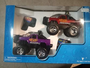 Dayton Hudson RC 8" Off Roader Playset 2 Vehicles - Picture 1 of 7