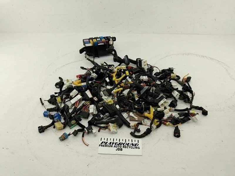 Hyundai Tiburon  Wiring Miscellaneous Pigtail Ends Fits 2004-2008 04 05 06 07  - Image 1 of 4