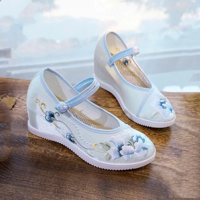 Zapatos informales chinos antiguos de Beijing bordados con flores para mujer novia Hanfu de tacón alto Foto 1 de 4
