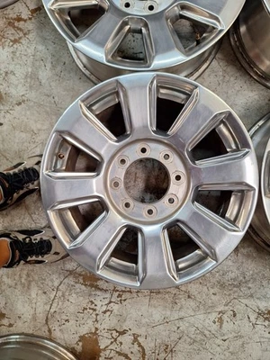 Llanta Ford F250 F350 Superduty 20" de fábrica OEM (1) *única* ***LEER*** Foto 1 de 4