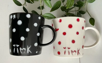 Conjunto de 2 Canecas de Café Bolinhas Preto e Branco - Coração Vermelho Mensagem de Amor - Presente - Imagem 1 de 4