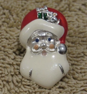 Vintage Santa Claus AVON Brooch Pin - Christmas XMAS - Picture 1 of 2