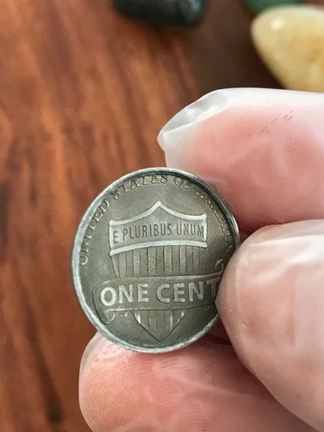 Error 2018 Lincoln Penny with Missing Cladding Layer | Color: Gray Cover