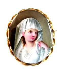 Broche de porcelana vintage pintado a mano joven dama en blanco - Imagen 1 de 3