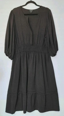 Vestido Torrid Talla 2 Negro Ajuste y Acampanado con Volantes Inferior y Manga Abullonada Foto 1 de 4