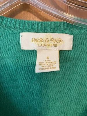 Peck & Peck 2-Ply Cashmere V-neck Sweater Green Small Womens Top Winter - Image 1 of 4