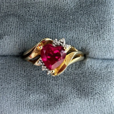 Mervyns 10K 金戒指 实验室 模拟 红宝石 带钻石芯片 — 第 1/4 张图片