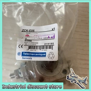 ZCKE05 ZCK-E05 New Schneider Telemecanique Limit Switch Fast Shipping - Picture 1 of 1