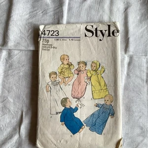 1970s Vintage Sewing Pattern Childrens Baby Grow Sleeping Bag Christening Gown - Picture 1 of 6
