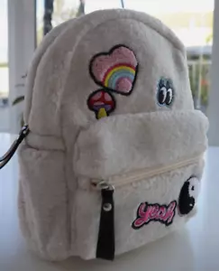 CLAIRE'S Y2K PARCHE FELPA PELUDA CREMA POLAR PEQUEÑA MINI MOCHILA BOLSO - NIÑOS NIÑAS - Imagen 1 de 10