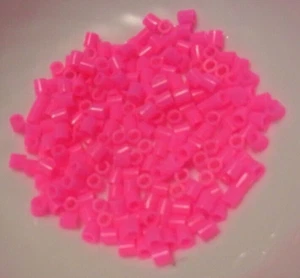 Bügelperlen * ca 500 Stück pink Perlen Steckperlen Vorlagen midi 5+ - Bild 1 von 1