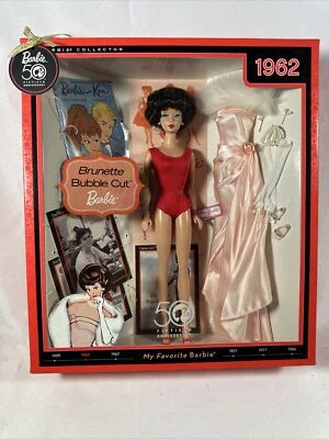 Barbie 50 Aniversario Reproducción 1962 Morena Corte Burbuja 2008 Nuevo en Caja Favorito Foto 1 de 4