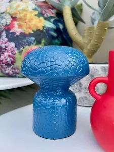 Florero jardinera con diseño de bombilla inusual diseño de cocodrilo de metal azul y dorado - Imagen 1 de 6